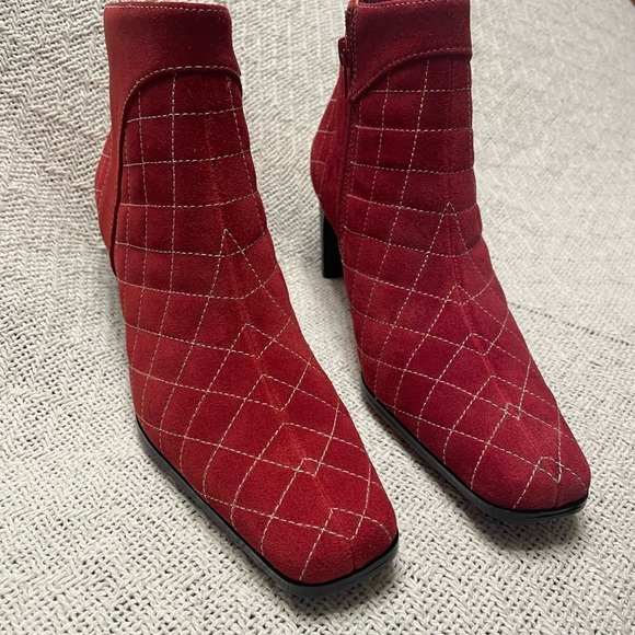 WHITE MOUNTAIN WOMEN’S RED SUEDE ANKLE BOOTIES SIZE 6 - Picture 2 of 13
